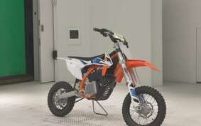 KTM SX E5