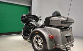 HARLEY FLHTCUTG TRIKE 2015 MAL