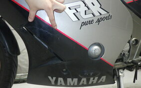 YAMAHA FZR250 2KR