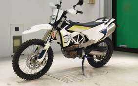 HUSQVARNA 701ED 2018 UEV4