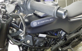 HUSQVARNA SVARTPILEN 250