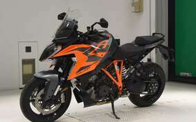 KTM 1290 SUPER DUKE GT 2022