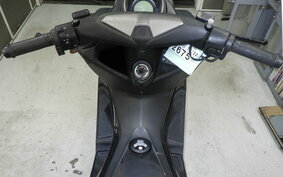 YAMAHA N-MAX SEE3