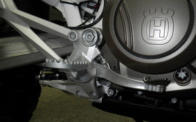 HUSQVARNA 701ED UEV4