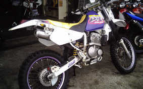 SUZUKI DR250 R SJ45A