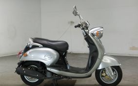 YAMAHA VINO 125 SE24