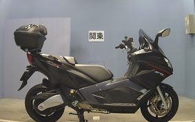 APRILIA SRV850 2015 M551