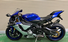 YAMAHA YZF-R1 2015 RN39