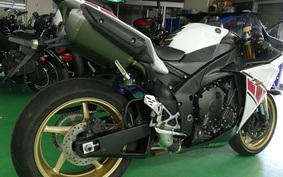 YAMAHA YZF-R1 2015 RN23