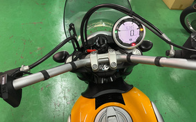 DUCATI SCRAMBLER 2015