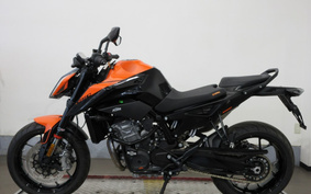 KTM 890 DUKE 2022 TU940