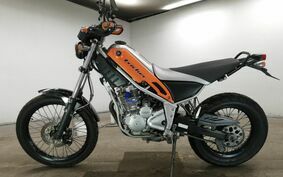 YAMAHA TRICKER DG10J