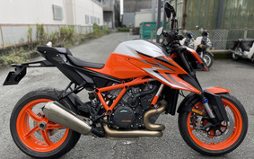 KTM 1290 SUPER DUKE R 2024 V3940