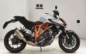 KTM 1290 SUPER DUKE R 2021 V3940