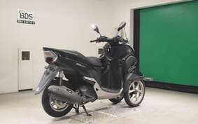 YAMAHA TRICITY 125 SE82J