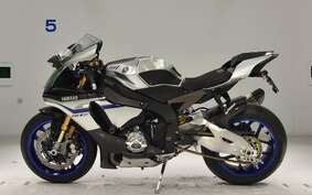 YAMAHA YZF-R1 M 2015