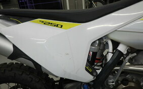 HUSQVARNA TE250 UTA2