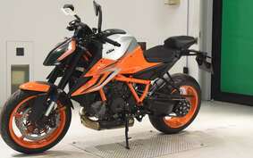 KTM 1290 SUPER DUKE R 2023 V3940