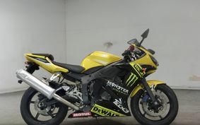 YAMAHA YZF-R6 2003 RJ05