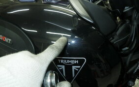 TRIUMPH TRIDENT 660 2021