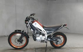 YAMAHA TRICKER DG32J