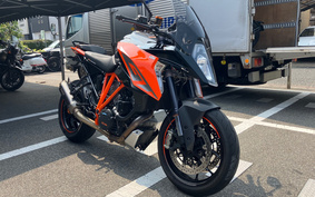 KTM 1290 SUPER DUKE GT 2016 V6940