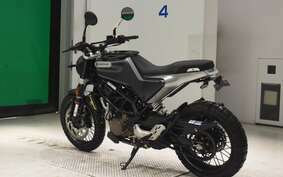 HUSQVARNA SVARTPILEN 125