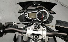 TRIUMPH STREET TRIPLE 85 2013 TTL11