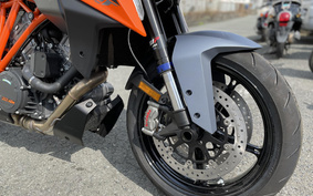 KTM 1290 SUPER DUKE GT 2024 V6940