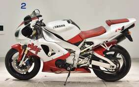 YAMAHA YZF-R1 1998 RN01