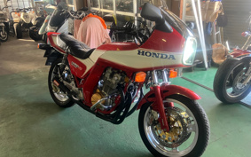 HONDA CB900F Boldor 2018 SC01