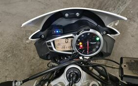 TRIUMPH STREET TRIPLE 85 2013 TTL11