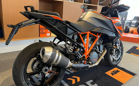 KTM 1290 SUPER DUKE GT 2024 V6940