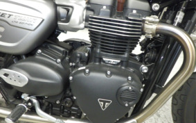 TRIUMPH STREET TWIN 2022 AD74GD