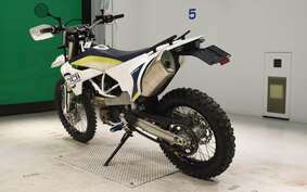 HUSQVARNA 701ED 2018 UEV4