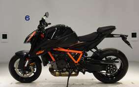 KTM 1290 SUPER DUKE R 2021