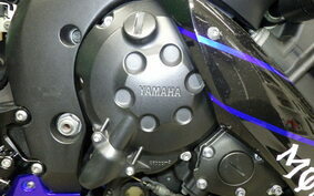 YAMAHA YZF-R1 2004