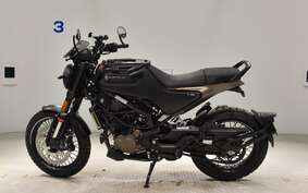 HUSQVARNA SVARTPILEN 125 JUA4