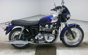 TRIUMPH BONNEVILLE T100 2004 J902TM