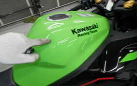 KAWASAKI ZX-25R ZX250E