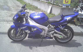 YAMAHA YZF-R1 1999 RN01