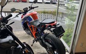 KTM 1290 SUPER DUKE R 2019 V3940