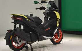 APRILIA SR GT125