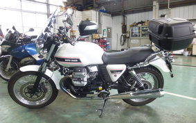 MOTO GUZZI V7 CLASSIC 2013