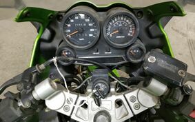 KAWASAKI GPZ400R 1985 ZX400D