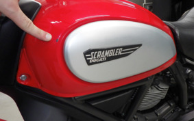 DUCATI SCRAMBLER ICON 2015