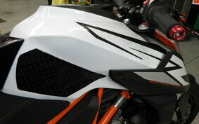 KTM 1290 SUPER DUKE R 2019 V3940