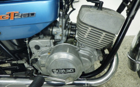 SUZUKI GT250 GT250