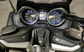 YAMAHA T-MAX 530 DX 2018 SJ15J