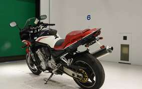 YAMAHA FZS1000 FAZER 2004